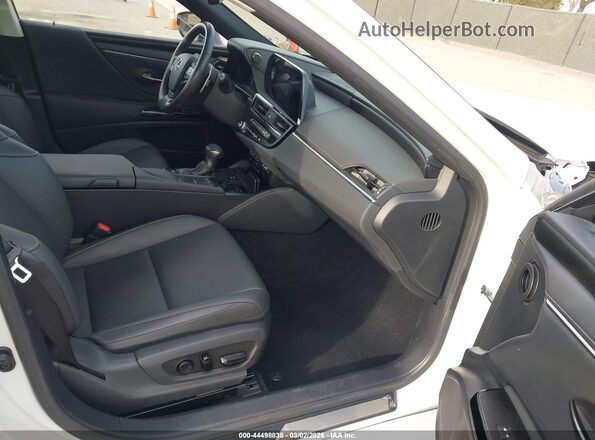 58ADA1C17NU014264 2022 LEXUS ES 300H White Front interior view