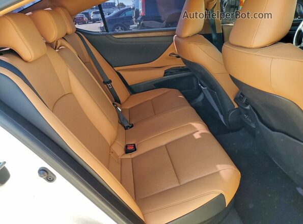 58ADA1C17RU052275 2024 LEXUS ES White Հետևի նստատեղերի տեսք
