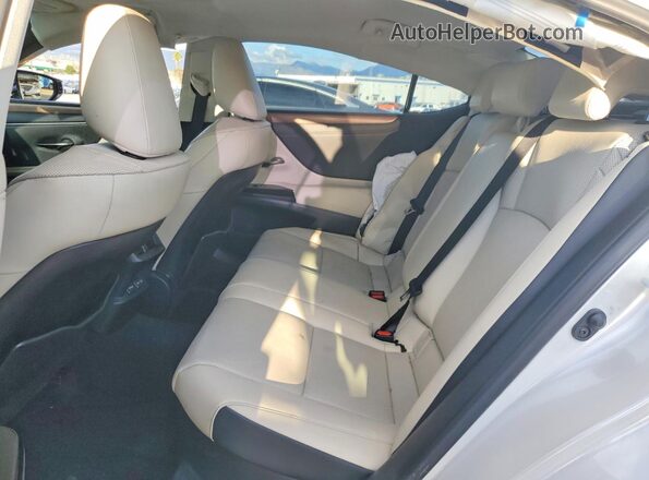 58ADA1C19RU038541 2024 LEXUS ES White Հետևի նստատեղերի տեսք