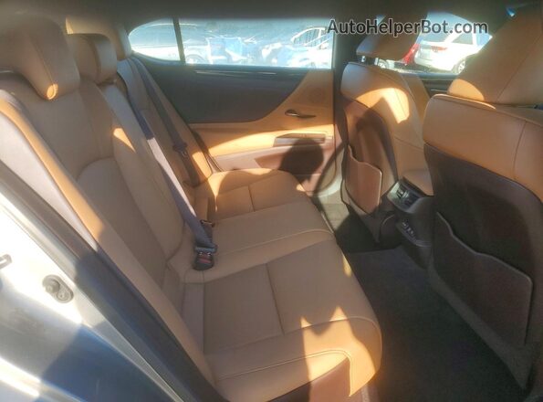 58ADZ1B18MU082808 2021 LEXUS ES Gray Widok tylnych siedzeń