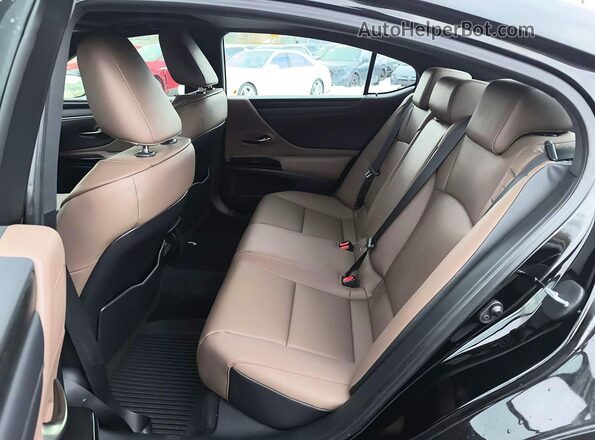 58ADZ1B18RU170765 2024 LEXUS ES Black Widok wnętrza z tyłu