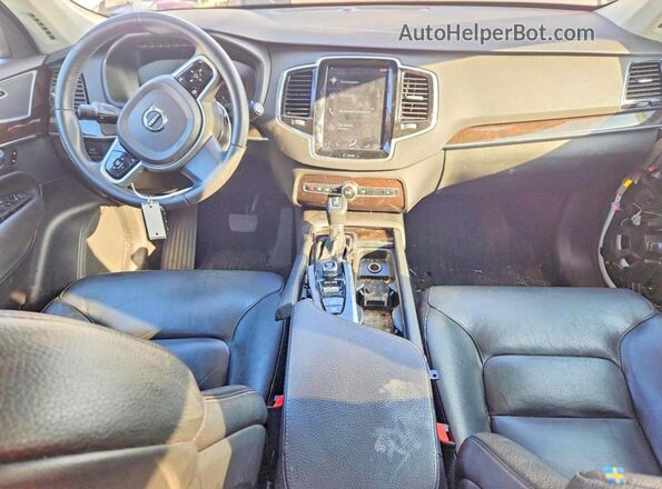 YV4A22PKXJ1378045 2018 VOLVO XC90 White 
