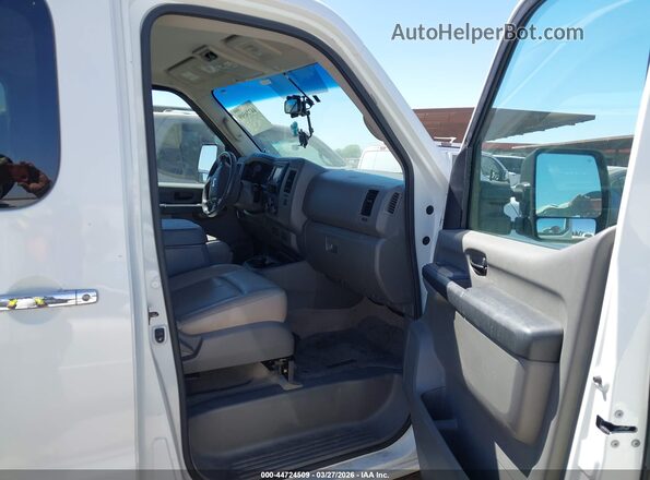 5BZAF0AA6GN855941 2016 NISSAN NV PASSENGER NV3500 HD White Вид салону спереду