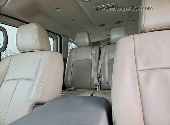 5BZAF0AA8GN851910 2016 NISSAN NV White Widok tylnych siedzeń