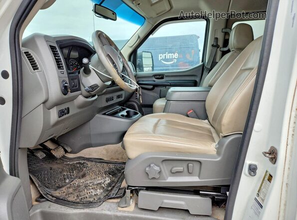 5BZAF0AA8GN851910 2016 NISSAN NV White Widok wnętrza z przodu
