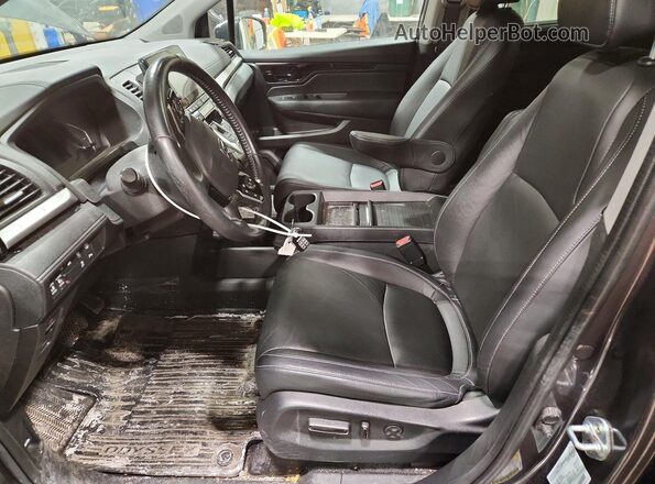 5FNRL6H64PB503326 2023 HONDA ODYSSEY Gray Front interior view