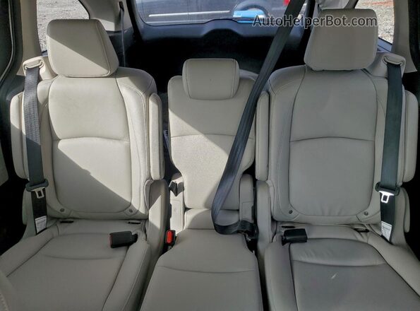 5FNRL6H65TB020566 2026 HONDA ODYSSEY Silver Вид задніх сидінь