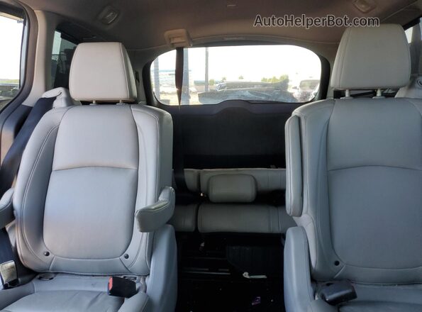 5FNRL6H86JB006562 2018 HONDA ODYSSEY Silver უკანა სავარძლების ხედი