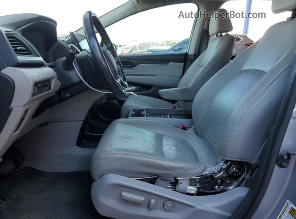 5FNRL6H86JB006562 2018 HONDA ODYSSEY Silver წინა სალონის ხედი