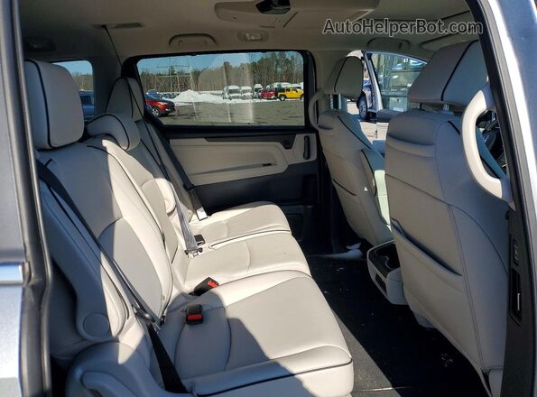 5FNRL6H86TB002224 2026 HONDA ODYSSEY Silver Widok wnętrza z tyłu