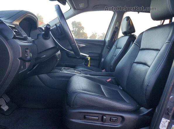 5FNYF5H29MB045336 2021 HONDA PILOT Gray Front interior view