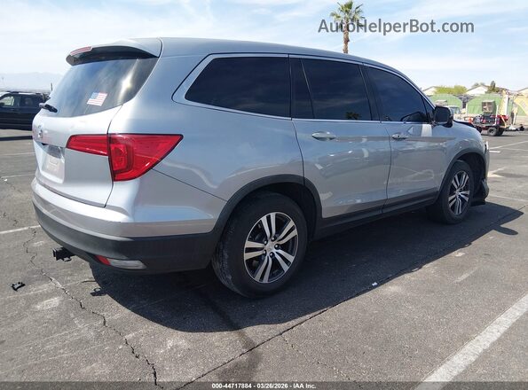 5FNYF5H38JB009240 2018 HONDA PILOT Silver Trasero derecho