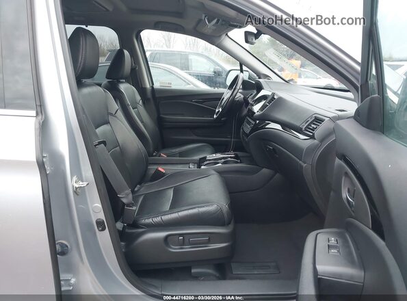 5FNYF6H04KB053071 2019 HONDA PILOT Silver Вид салону спереду