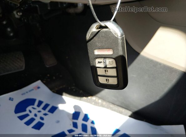 5FNYF6H92JB053499 2018 HONDA PILOT White Widok deski rozdzielczej