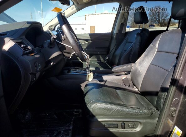 5FNYF6H97JB048959 2018 HONDA PILOT Серый Вид салона спереди
