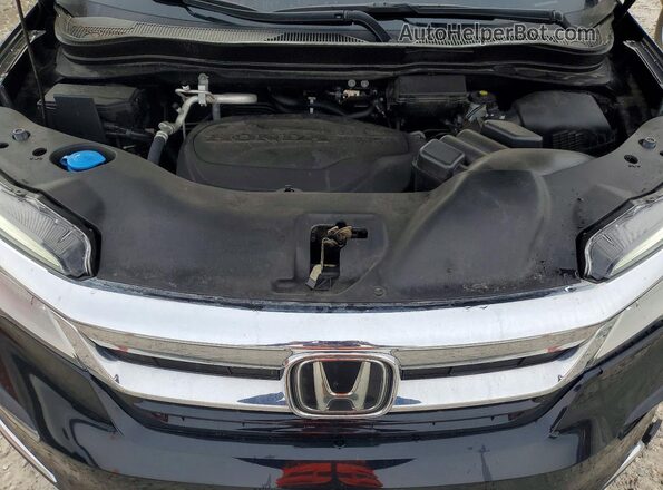 5FNYF6H97MB062638 2021 HONDA PILOT Black Engine compartment view