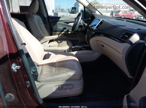 5FNYF6H98HB054456 2017 HONDA PILOT Темно-бордовый Вид салона спереди