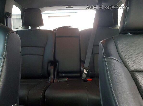 5FNYF8H56PB005909 2023 HONDA PASSPORT Blue Widok tylnych siedzeń
