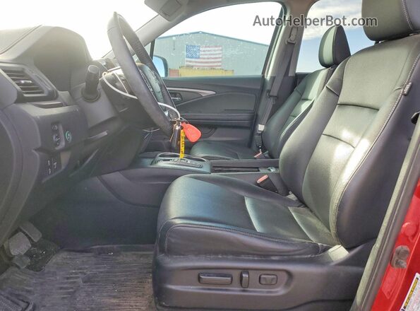 5FPYK3F50MB021320 2021 HONDA RIDGELINE Red Вид салону спереду