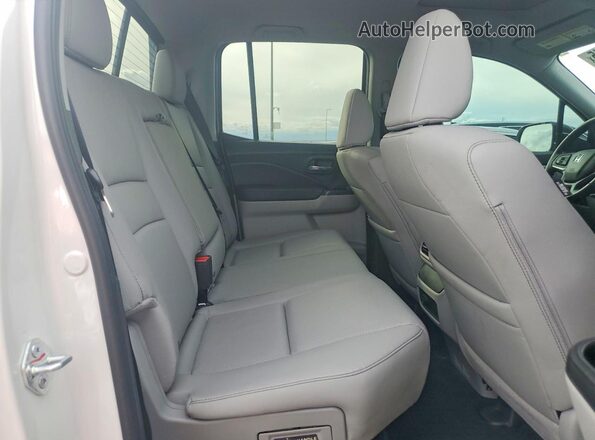 5FPYK3F51RB030695 2024 HONDA RIDGELINE White Հետևի նստատեղերի տեսք