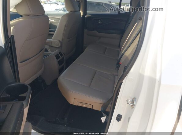 5FPYK3F68JB004558 2018 HONDA RIDGELINE White Vista de la etiqueta del VIN