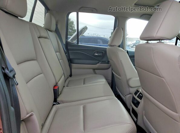 5FPYK3F78HB034064 2017 HONDA RIDGELINE Burgundy Вид задніх сидінь