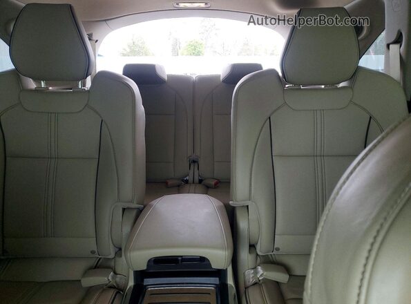 5J8YD3H82KL004685 2019 ACURA MDX White Rear seats view