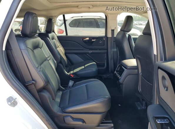 5LM5J6WC5SGL23437 2025 LINCOLN AVIATOR White Vista interior trasera