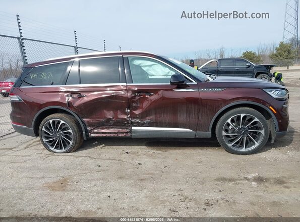 5LM5J7XC2LGL30528 2020 LINCOLN AVIATOR Burgundy Widok wnętrza z tyłu