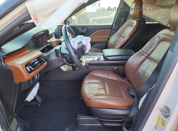 5LM5J7XC5NGL01432 2022 LINCOLN AVIATOR White Front interior view