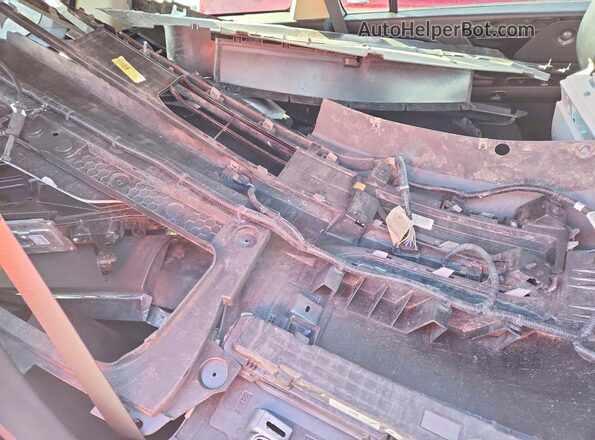 5LM5J7XC6RGL00084 2024 LINCOLN AVIATOR White Engine compartment view