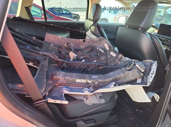 5LM5J7XC6RGL00084 2024 LINCOLN AVIATOR White Rear seats view