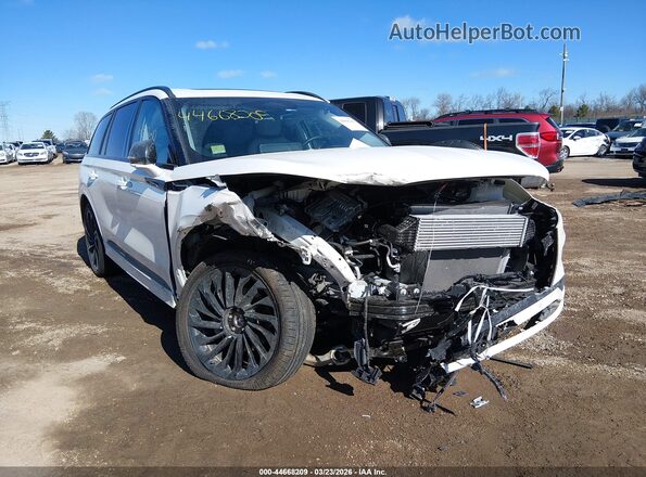 5LM5J7XC6SGL31938 2025 LINCOLN AVIATOR White Front view