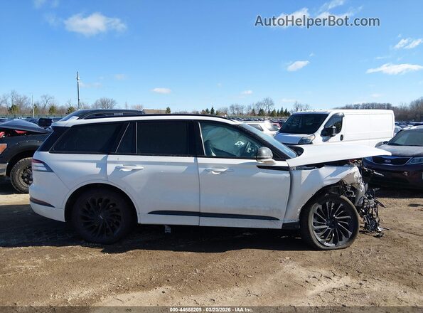 5LM5J7XC6SGL31938 2025 LINCOLN AVIATOR White Rear interior view
