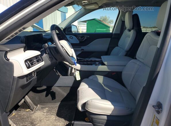 5LM5J7XCXTGL02783 2026 LINCOLN AVIATOR White წინა სალონის ხედი