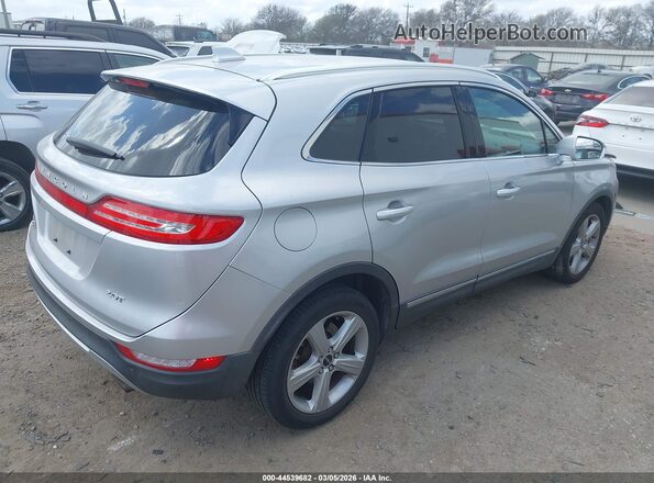 5LMCJ1C93HUL33865 2017 LINCOLN MKC Silver უკანა მარჯვენა
