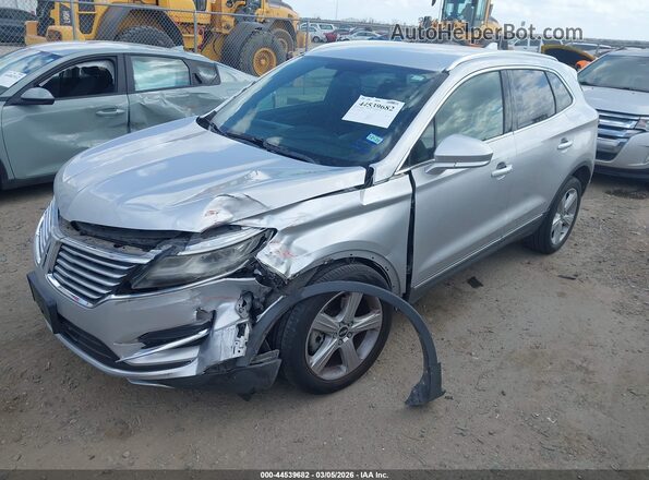 5LMCJ1C93HUL33865 2017 LINCOLN MKC Silver წინა მარცხენა ხედი სამი მეოთხედიდან