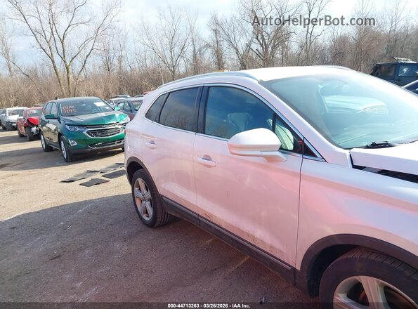 5LMCJ1C93HUL52285 2017 LINCOLN MKC White Вид задньої частини салону