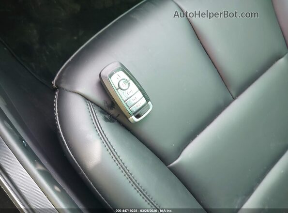 5LMCJ1DA0SUL24587 2025 LINCOLN CORSAIR Черный Вид панели приборов