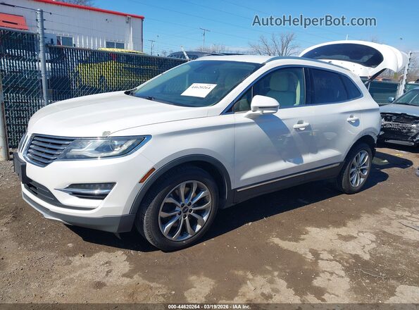5LMCJ2C92GUJ30857 2016 LINCOLN MKC Cream Front left