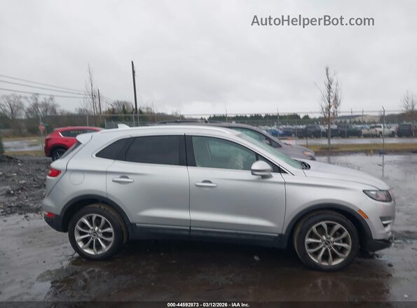 5LMCJ2C95KUL08186 2019 LINCOLN MKC Silver Widok wnętrza z tyłu