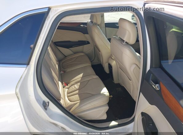 5LMCJ2C95KUL09208 2019 LINCOLN MKC White Widok naklejki z numerem VIN