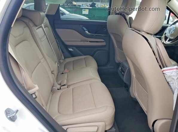 5LMCJ2C97MUL26627 2021 LINCOLN CORSAIR White Вид задньої частини салону
