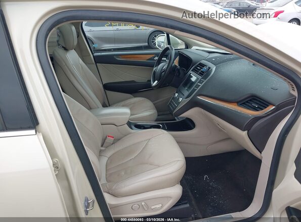 5LMCJ2D98JUL07157 2018 LINCOLN MKC Tan Вид салону спереду