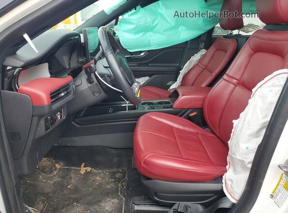 5LMCJ2DA8PUL16928 2023 LINCOLN CORSAIR White Front interior view