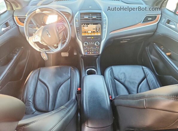5LMCJ3C92KUL48148 2019 LINCOLN MKC Red Dashboard view