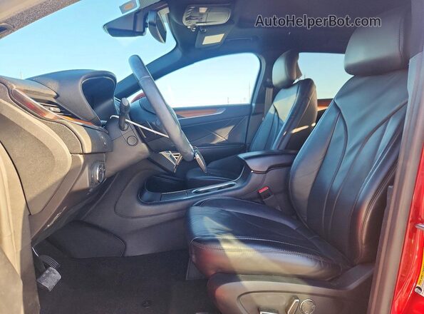 5LMCJ3C92KUL48148 2019 LINCOLN MKC Red Front interior view