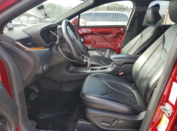 5LMCJ3C96HUL70419 2017 LINCOLN MKC Red წინა სალონის ხედი