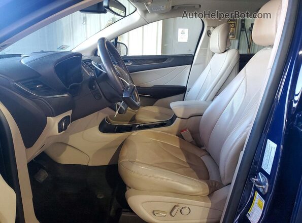 5LMCJ3D9XJUL23219 2018 LINCOLN MKC Синий Вид салона спереди