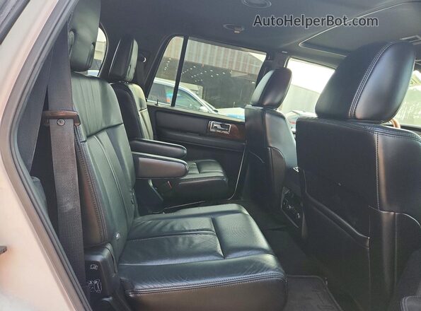 5LMJJ2HT4GEL09679 2016 LINCOLN NAVIGATOR White Vista interior trasera